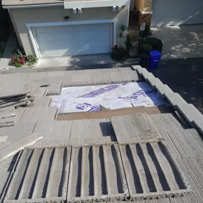 Rescom Roofing Pros Photo